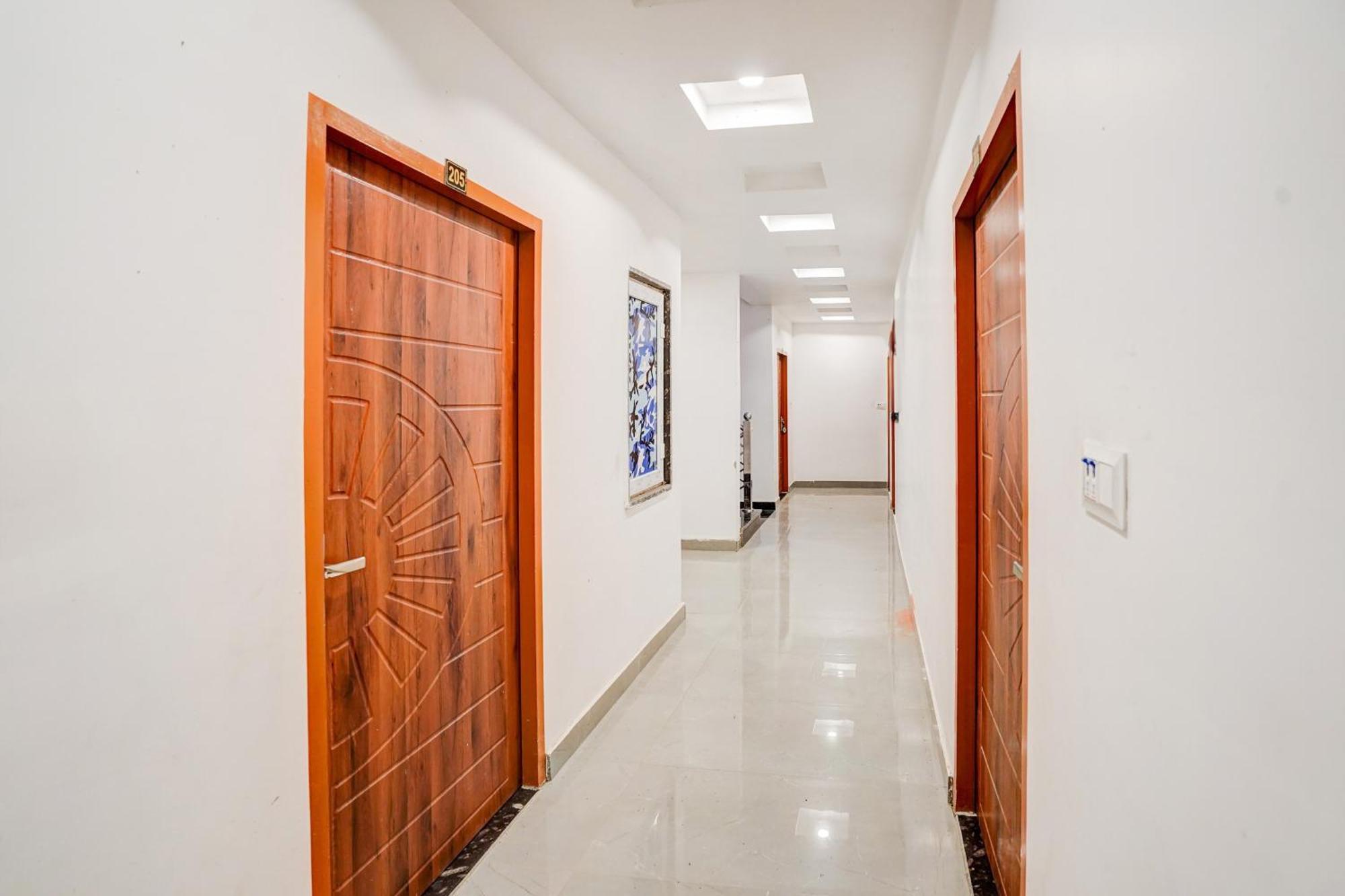 Super Hotel O Sunrakh Road Vrindavan Formerly Ganga Residency Exterior foto