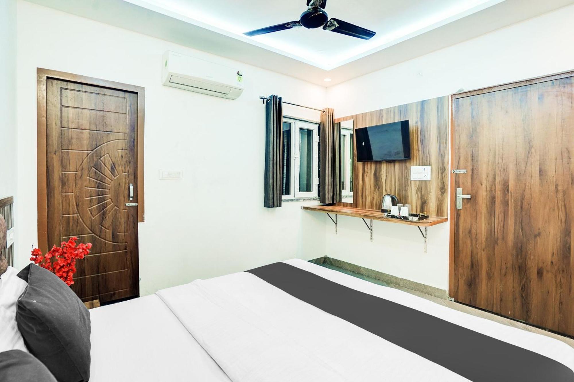 Super Hotel O Sunrakh Road Vrindavan Formerly Ganga Residency Exterior foto
